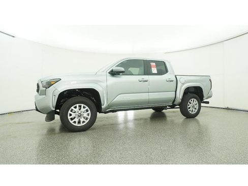 New 2025 Toyota Tacoma SR5 image 18