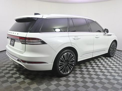 Certified 2025 Lincoln Aviator Black Label AWD/4WD image 7