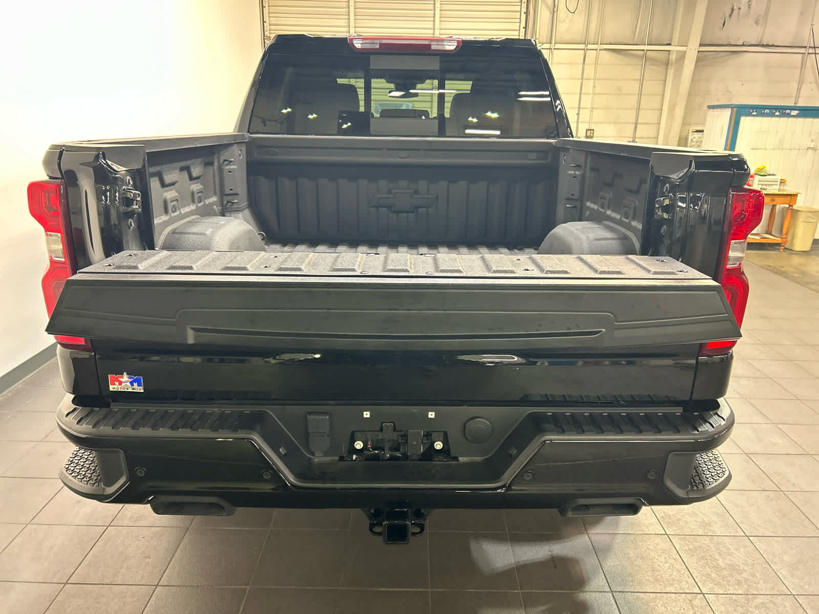 Used 2023 Chevrolet Silverado 1500 RST w/ Redline Edition AWD/4WD image 7