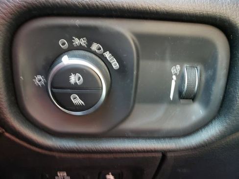 Used 2020 RAM 1500 Big Horn AWD/4WD image 30