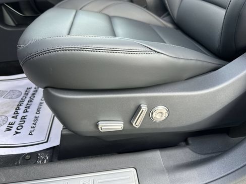 New 2026 Lincoln Nautilus Premier w/ Jet Appearance Package AWD/4WD image 12
