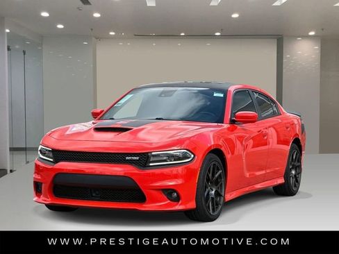 Used 2018 Dodge Charger R/T RWD image 1