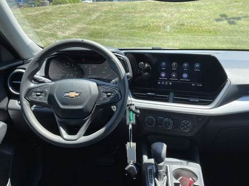 Used 2024 Chevrolet Trax LS FWD image 11