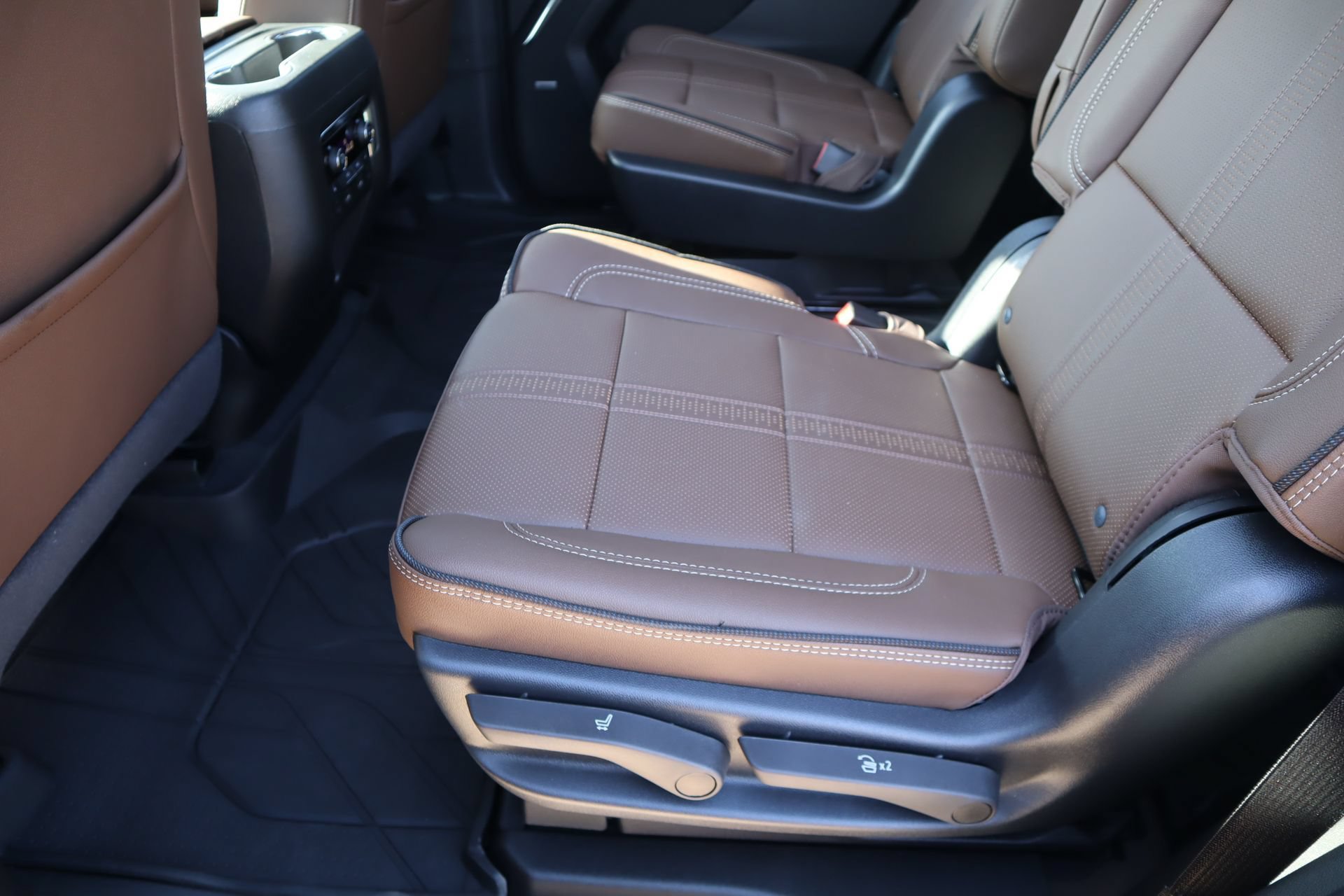 New 2026 Chevrolet Tahoe High Country AWD/4WD image 15