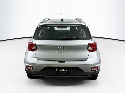 Used 2025 Hyundai Venue SEL FWD image 7