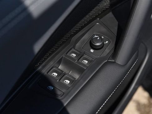 New 2026 Volkswagen Tiguan SE AWD/4WD image 8