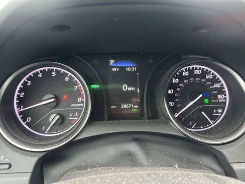 Used 2024 Toyota Camry SE w/ Convenience Package image 10