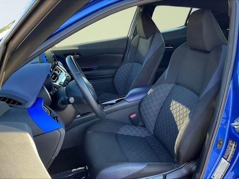 Used 2020 Toyota C-HR XLE image 24