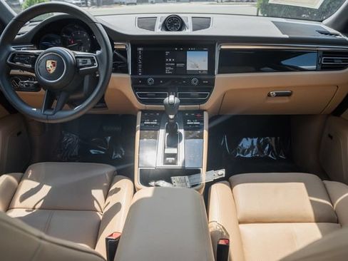 Used 2026 Porsche Macan AWD/4WD image 18