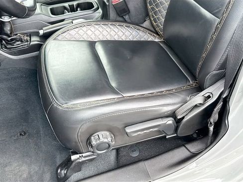 Used 2022 Jeep Wrangler Unlimited Sahara image 21
