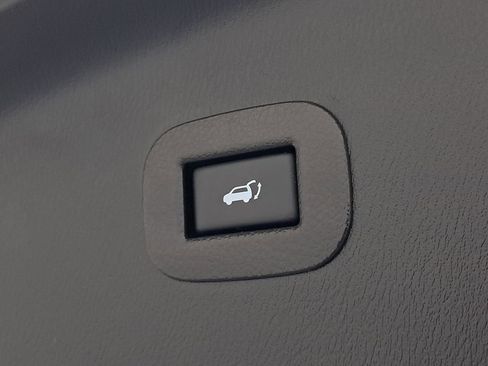 Used 2017 INFINITI QX80 4WD w/ Driver Assistance Package image 35