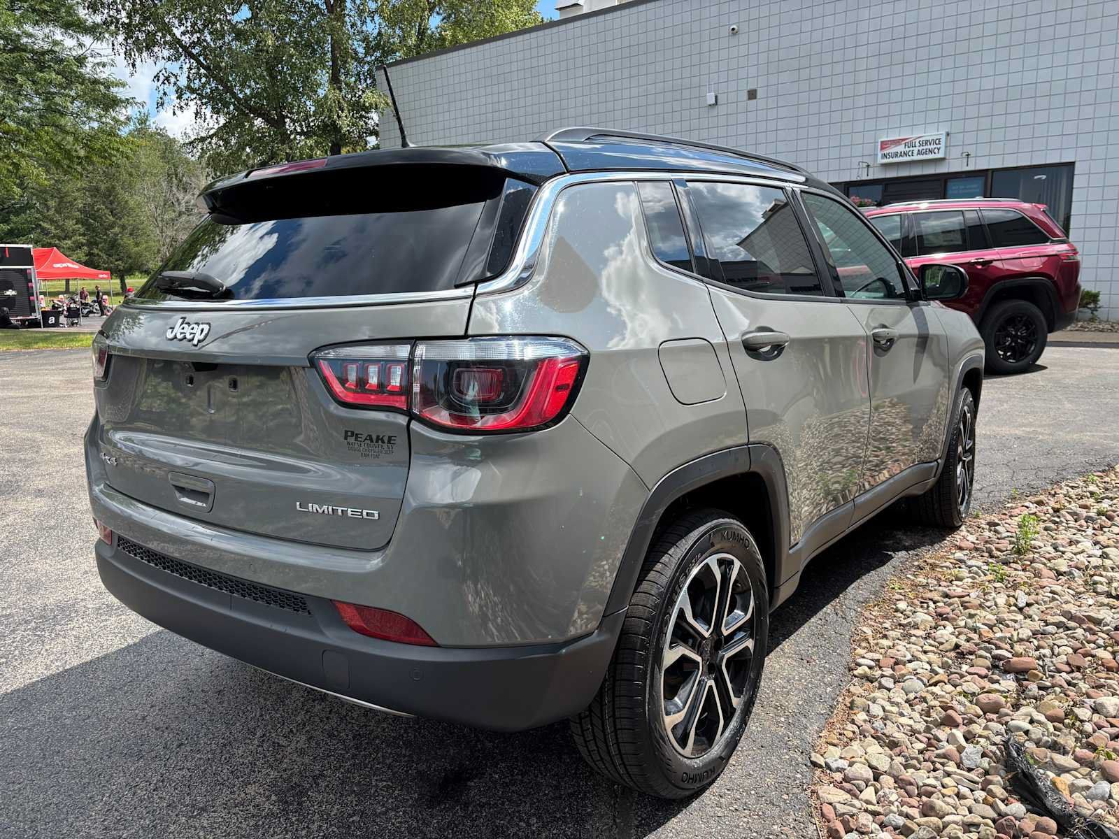 Used 2023 Jeep Compass Limited AWD/4WD image 8