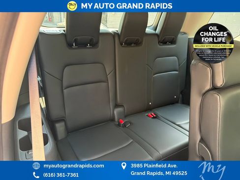 Used 2025 Nissan Pathfinder SL AWD/4WD image 26