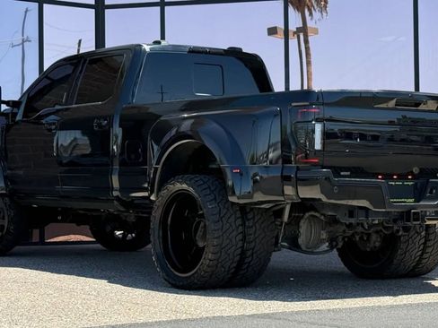 Used 2022 Ford F450 Platinum w/ FX4 Off-Road Package AWD/4WD image 7