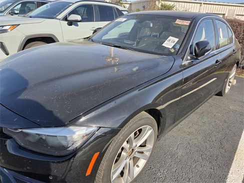 Used 2017 BMW 330i Sedan image 11