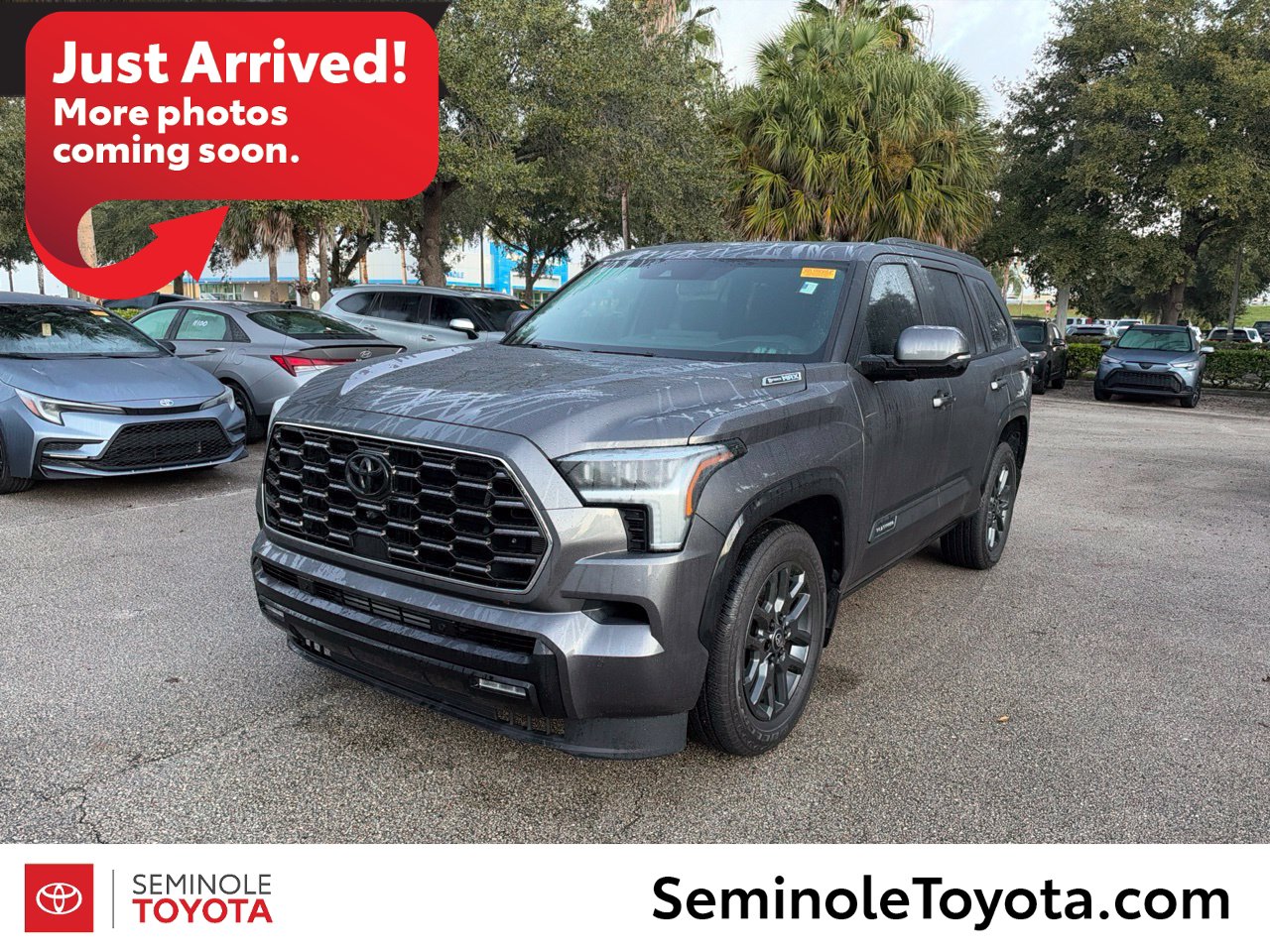 Used 2025 Toyota Sequoia Platinum AWD/4WD image 1