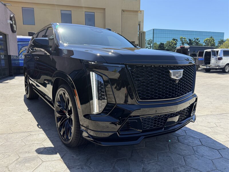 Used 2026 Cadillac Escalade V AWD/4WD image 4