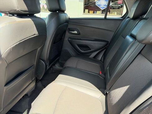 Used 2019 Chevrolet Trax LT w/ LT Convenience Package AWD/4WD image 24