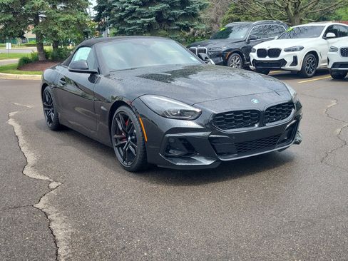 New 2026 BMW Z4 M40i w/ Premium Package RWD image 3