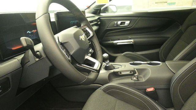 New 2026 Ford Mustang GT w/ GT Performance Package RWD image 17