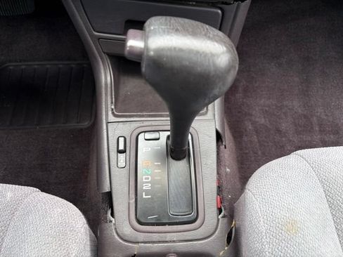 Used 1996 Toyota Camry LE FWD image 27
