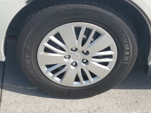 Used 2015 Honda Odyssey LX image 8