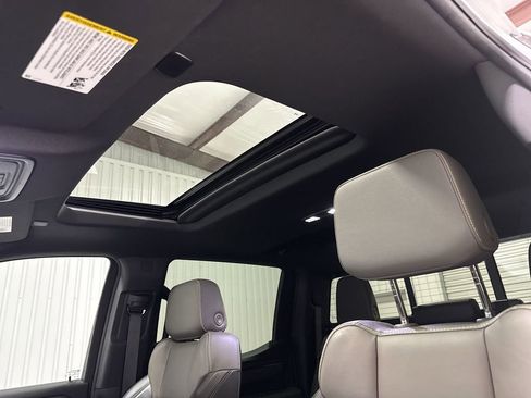 Used 2024 Chevrolet Silverado 1500 ZR2 w/ Technology Package image 19