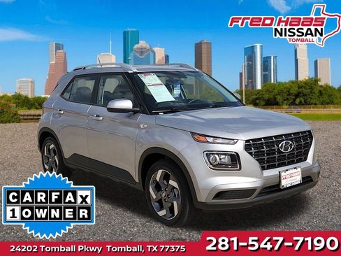 Used 2025 Hyundai Venue SEL image 1