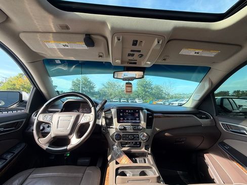 Used 2015 GMC Yukon Denali w/ Touring Package AWD/4WD image 5