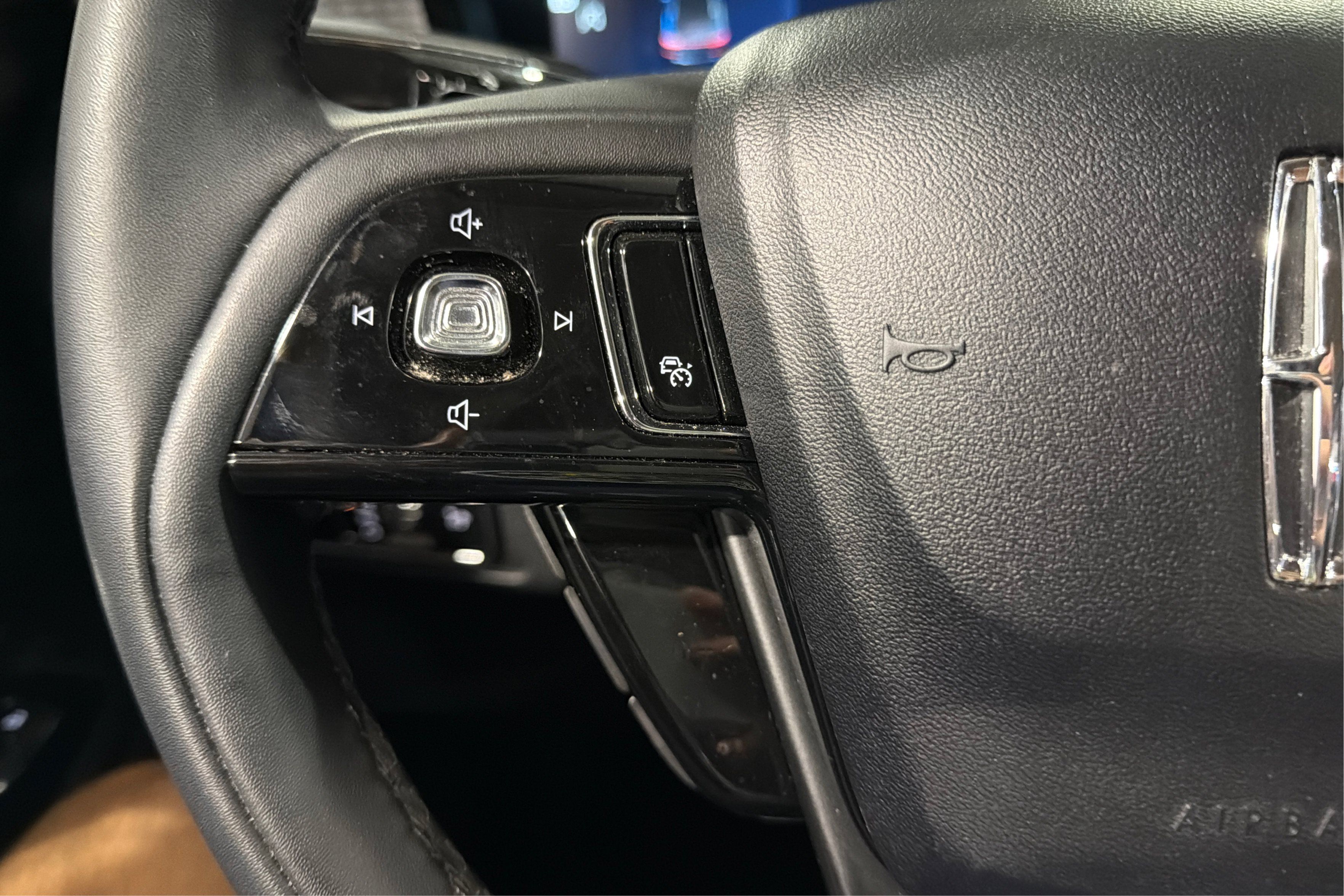 Used 2023 Lincoln Corsair AWD w/ Equipment Group 101A image 23