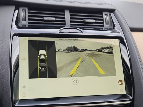 Used 2023 Jaguar E-PACE SE image 20