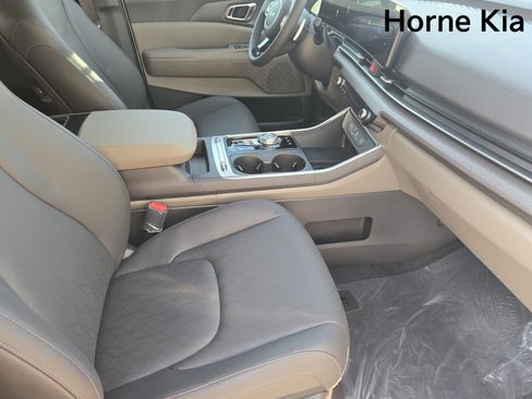 New 2026 Kia Carnival SX image 9