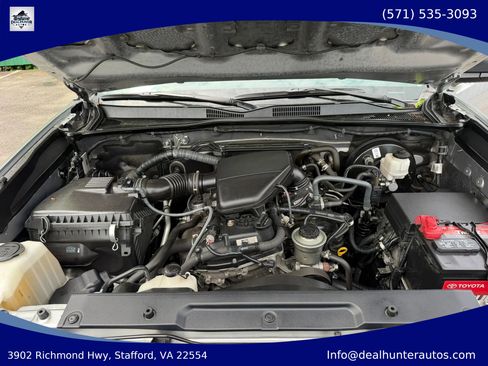 Used 2018 Toyota Tacoma SR AWD/4WD image 35