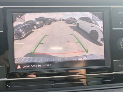 Used 2022 Volkswagen Jetta SE image 18