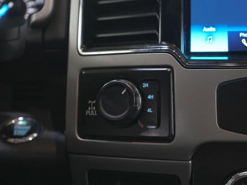 Used 2022 Ford F250 Lariat w/ Black Appearance Package image 19