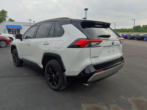 Used 2024 Toyota RAV4 XSE AWD/4WD image 9