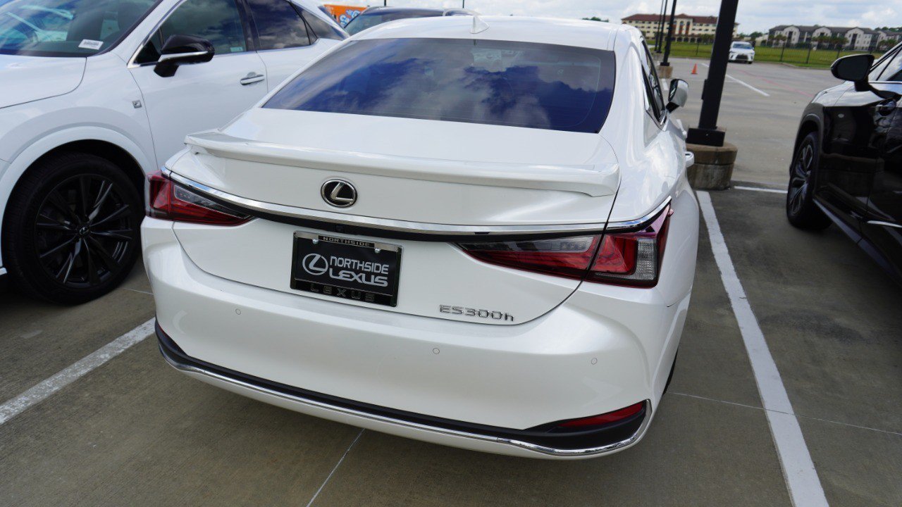Certified 2025 Lexus ES 300h w/ Premium Package FWD image 6