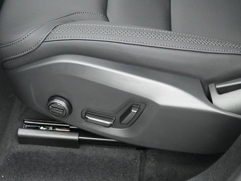 New 2026 Volvo XC60 B5 Core w/ Climate Package image 12