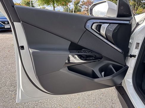 New 2026 BMW X3 xDrive30 w/ Premium Package image 9