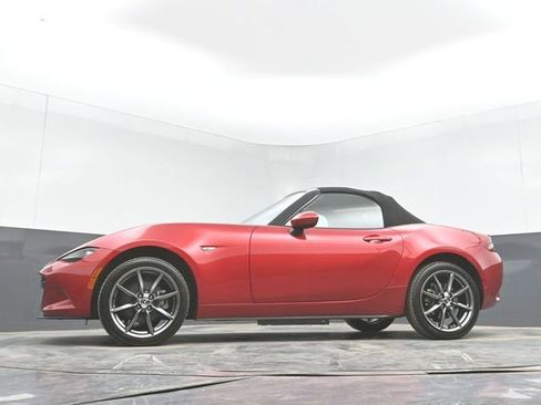 Used 2016 MAZDA MX-5 Miata Grand Touring image 38