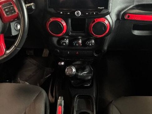Used 2018 Jeep Wrangler Unlimited Sport w/ Connectivity Group AWD/4WD image 23