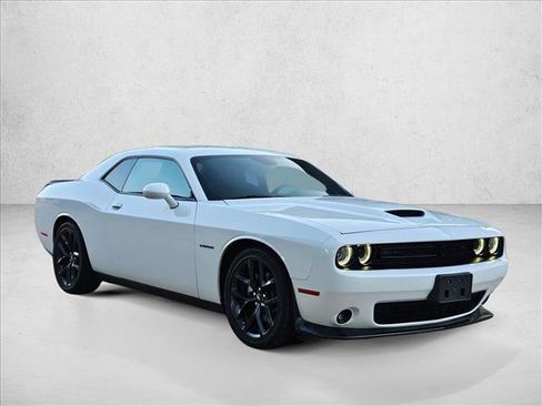 Used 2022 Dodge Challenger R/T w/ Blacktop Package RWD image 3
