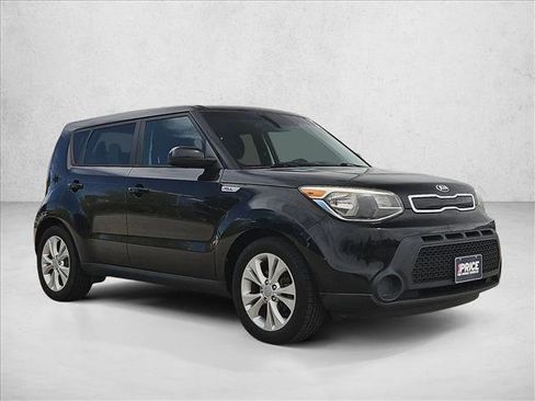 Used 2015 Kia Soul + FWD image 3