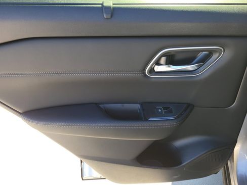 New 2026 Nissan Rogue Platinum image 17