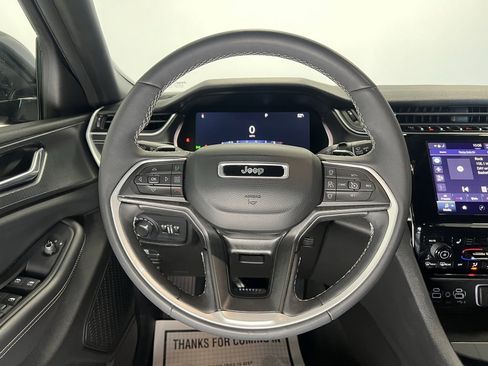 Used 2024 Jeep Grand Cherokee Altitude image 13