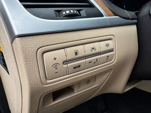 Used 2015 Hyundai Genesis 5.0 image 23