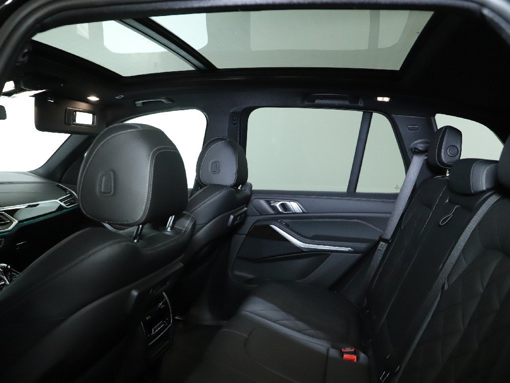 Used 2023 BMW X5 xDrive40i w/ Premium Package AWD/4WD image 18