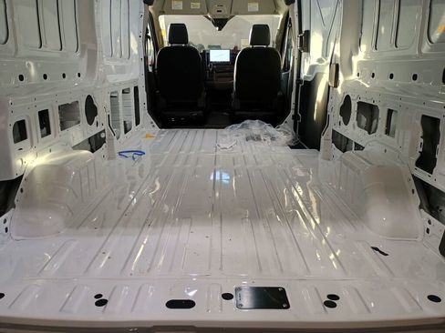 New 2026 Ford Transit 250 148 Medium Roof image 17