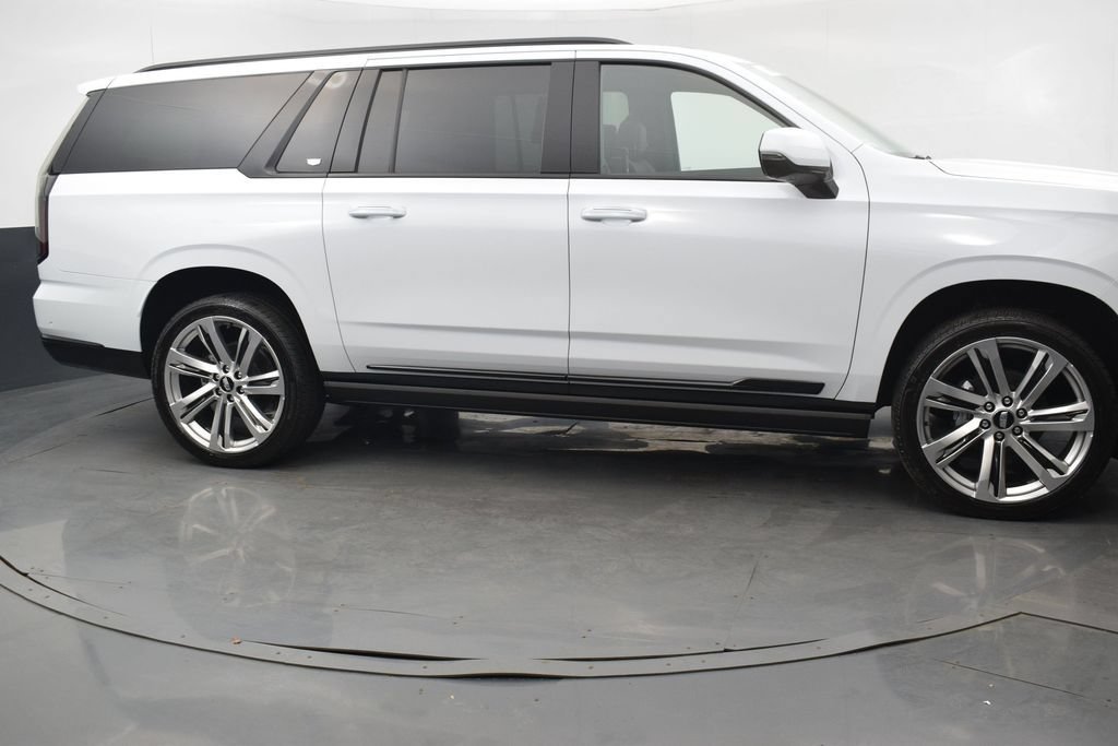 Certified 2026 Cadillac Escalade ESV Sport w/ Touring Package AWD/4WD image 7