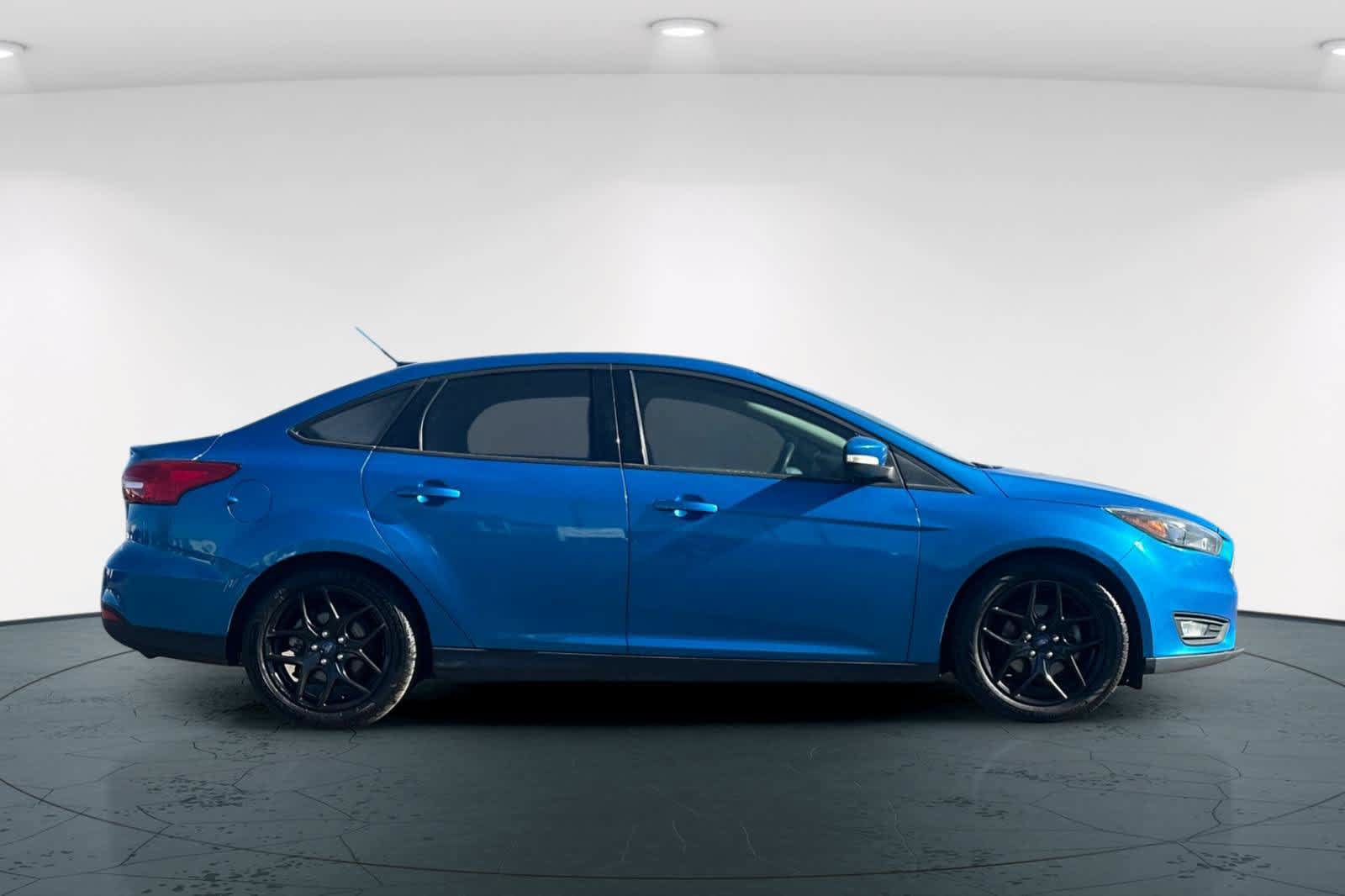 Used 2016 Ford Focus SE w/ Equipment Group 201A FWD image 6